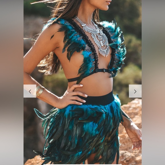 Born in Stockholm feather festival shirt in black shown in last photo - Picture 3 of 6